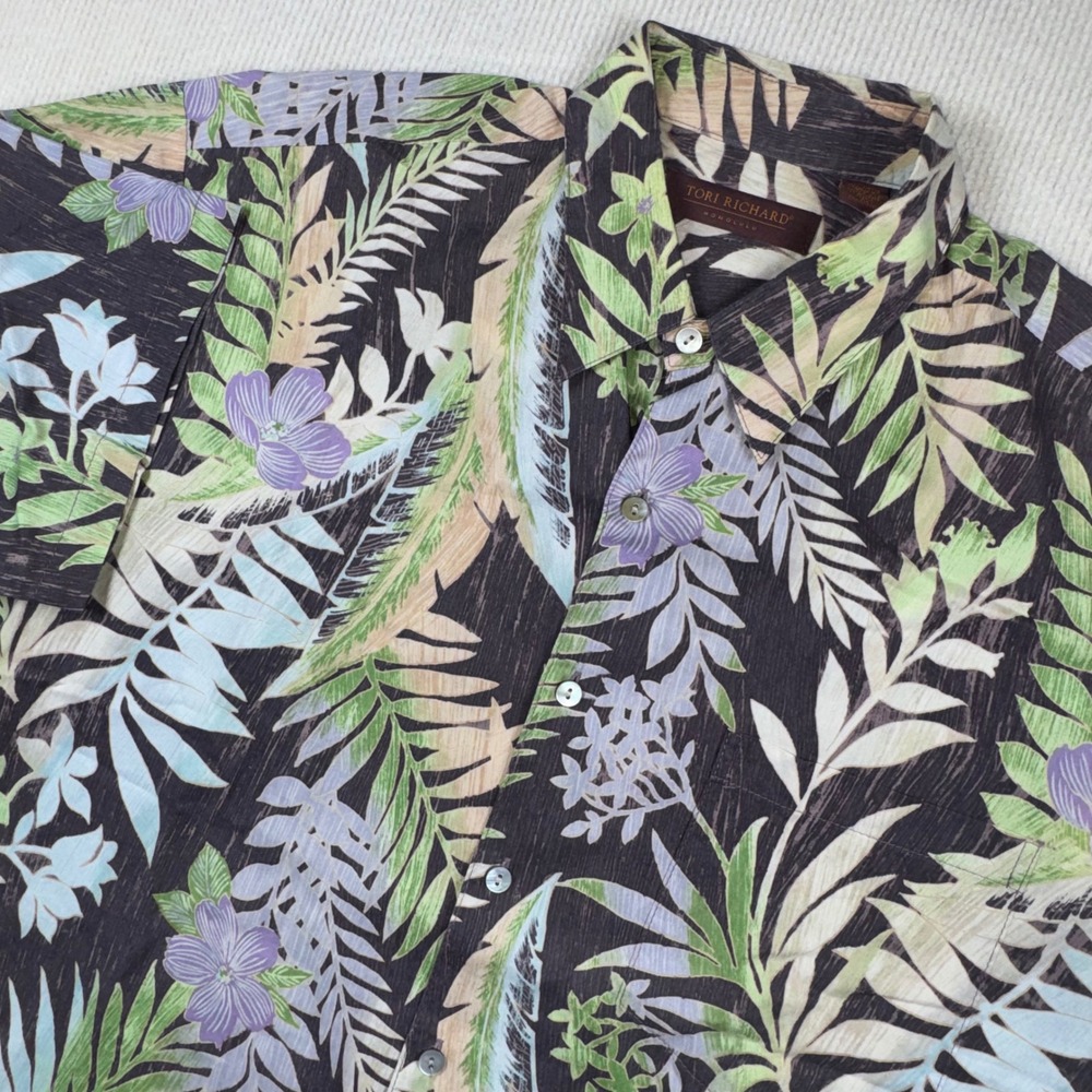 Tori Richard Button Down Shirt Mens Medium Tropical Cotton Lawn Hawaii/USA